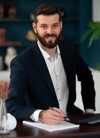 Our Financial Experts The Team  Member Solution. - AC米兰体育APP